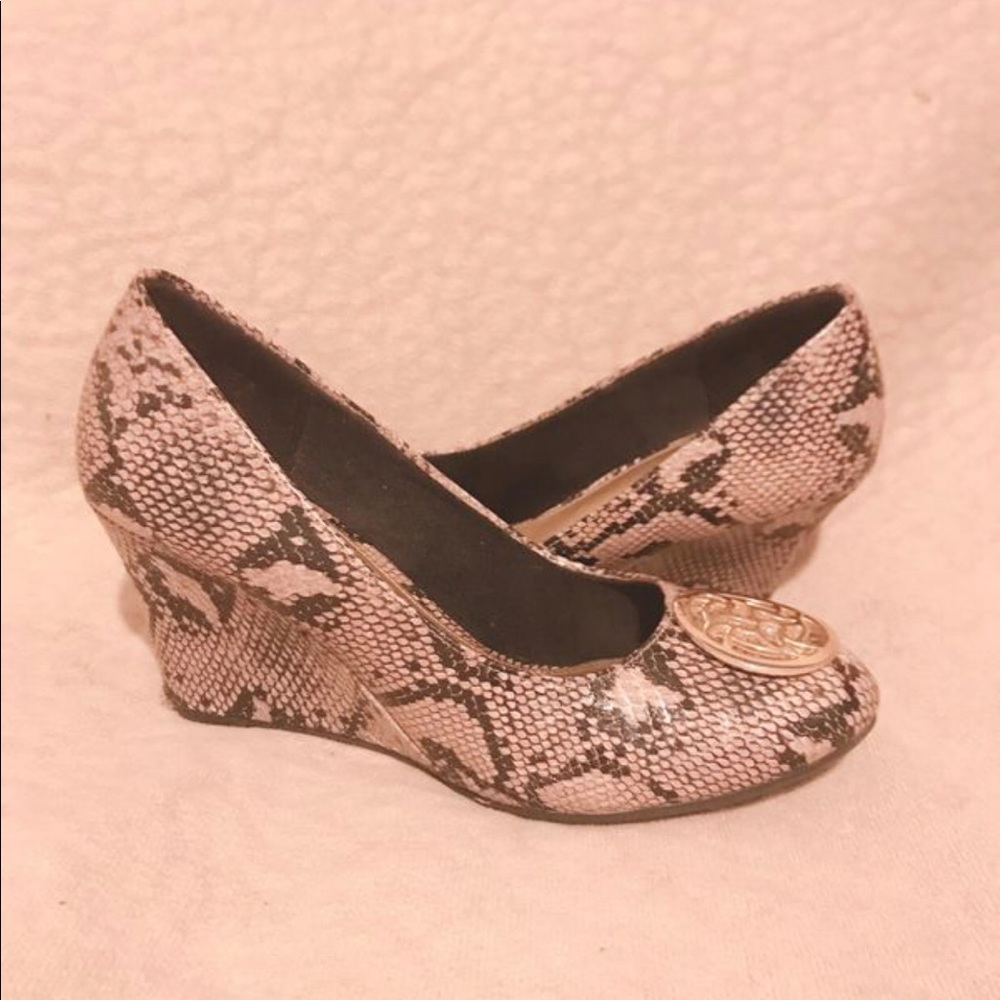 Heels - Picture 2 of 3